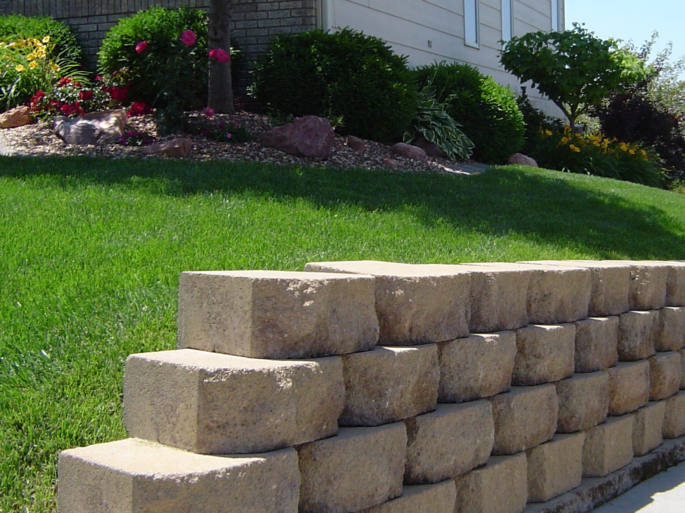 Examples Of Retaining Walls   Retaining Wall Blog.JPG